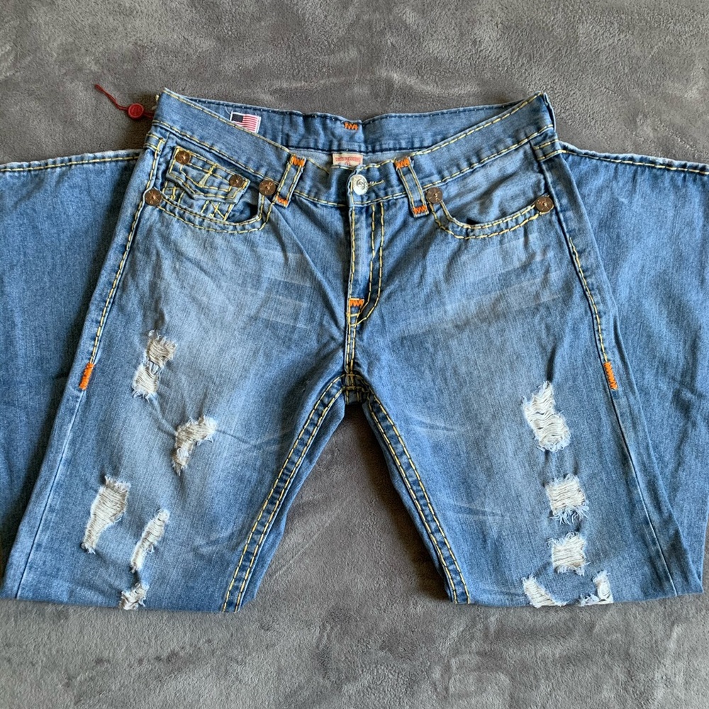 True Religion/Men/Light Denim/Distressed/Jeans